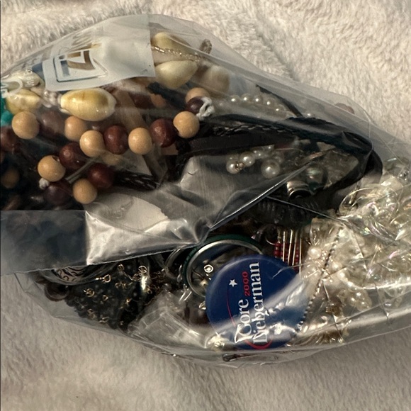 Assorted Women's Accessory Set - Picture 7 of 8